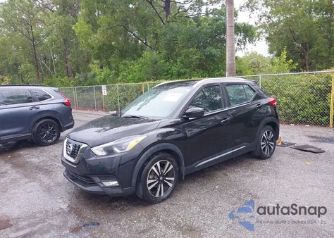 2019 Nissan Kicks Sr z USA, uszkodzony, nr VIN 3N1CP5CU5KL529571